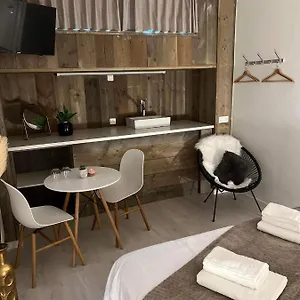 Ruime Luxe In Centrum Met Badkamer! Bruges